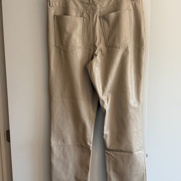 BNWT Abercrombie Taupe Vegan Leather Ultra High Rise 90s Straight Pants - Picture 2 of 6